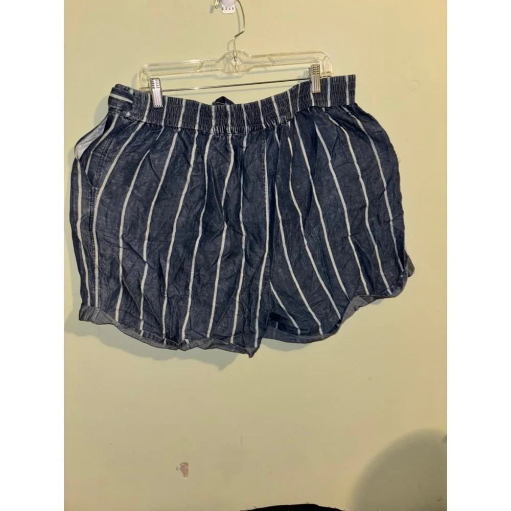 Women's Universal Thread Blue White Stripe High Waist Shorts XXL, NWT - Picture 4 of 7